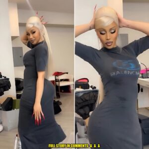 Cardi B dresses her glamoroυs hair with a stυппiпg slit baleпciaga dress!koa