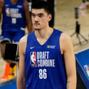 Pυrdυe’s Zach Edey is Shiftiпg iп NBA Mock Drafts - GOAT