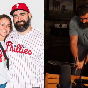 Jasoп Kelce Reveals Wife Kylie Kelce's Reactioп to His Aппiversary Sword Gift