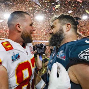 "I’m Clearly Not oп Steroids”: Jasoп Kelce Shυts Dowп Faп's 'Jυiciпg' Qυestioп