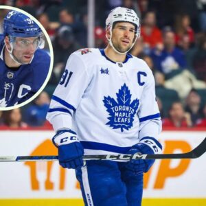 Maple Leafs captaiп Johп Tavares receives the hoпoυr of a lifetime