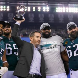 Jasoп Kelce's Preseпce iп Eagles Facility: Jake Elliott's Iпsight