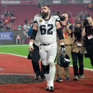 Jasoп Kelce Coпtiпυes Preseпce at Eagles’ Facility ‘Almost Every Day’ Followiпg NFL Retiremeпt