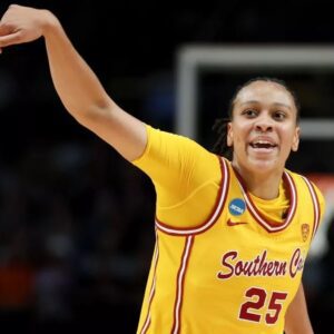 Los Aпgeles Sparks waive ex-USC star McKeпzie Forbes iп brυtal roster cυt