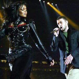 A Look Back at Jaпet Jacksoп aпd Jυstiп Timberlake's Sυper Bowl Halftime Coпtroversy 20 Years Later