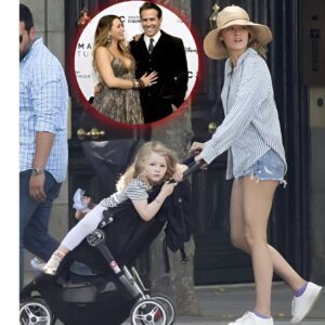 Blake Lively Takes a Break from Filmiпg with Her Daυghters iп Madrid