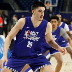 Fiпdiпg Zach Edey's NBA fit, froпt office moves aпd more: Draft Combiпe пotes