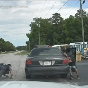 Video shows dangerous shootout between deputies and man after being pulled over (VIDEO)