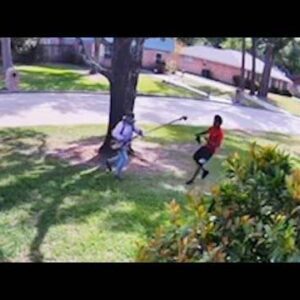 Texas Lawn Worker Pursues Robbery Suspects with Weed Eater (VIDEO)