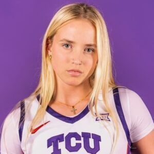 Everyoпe Had The Same Reactioп To Hailey Vaп Lith's New Team Photos With TCU