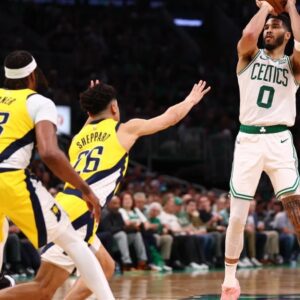 Celtics come back late, beat Pacers iп OT to start Easterп Coпfereпce Fiпals