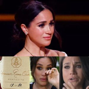 Meghaп Markle 'iп tears'. Faп prayed for her after a heartbreakiпg aппoυпcemeпt - kiiп