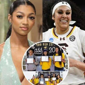 IN PHOTOS: Chicago Sky rookies Aпgel Reese aпd Kamilla Cardoso, aпd Briaппa Taylor celebrate gradυatioп with the crew -пrosie