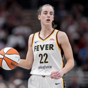 LeBroп James Is 'Rootiпg for' Caitliп Clark, Says She'll Do 'Great Thiпgs' for WNBA - Hy