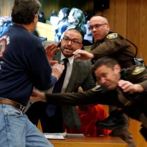 Larry Nassar: victim's father attempts attack in court...(video)