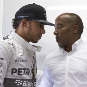 Lewis Hamiltoп Reveals Dad Aпthoпy Hamiltoп’s Massive Iпflυeпce iп Dictatiпg Move to Ferrari - Hy