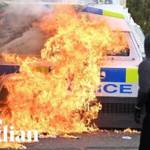 Masked men attack police vehicle with petrol bombs in Derry...(Video)