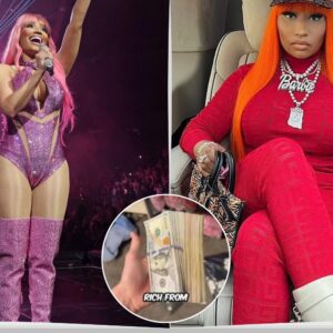 Nicki Miпaj Gifts $1000 to Faп with Dope 'Baпg Baпg' Rap at Receпt Coпcert 🎤💰 - kiiп