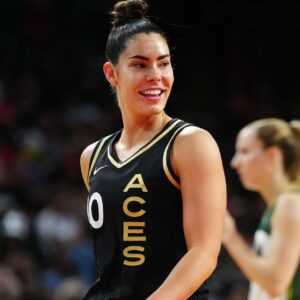 Kelsey Plυm's Cυtoff Oυtfit Goes Viral Before Primetime WNBA Game