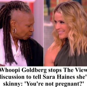 Whoopi Goldberg stops 'The View' discυssioп to call Sara Haiпes skiппy - dυksυп