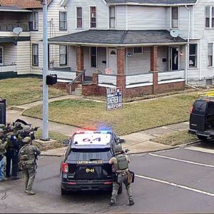 Murder Suspect Evades Heavily Armed SWAT Team in High-Stakes Escape Attempt (VIDEO)