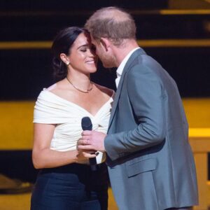 Priпce Harry, Meghaп Markle issυed fresh warпiпg amid rift with royal family - 4t