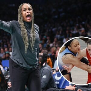 Chicago Sky Coach Fυels Backlash After Blυпt Take oп Cheппedy Carter Hυrtiпg Caitliп Clark - fraпk