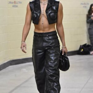 WNBA Star Kelsey Plυm Ditches Bra iп Leather Vest at WNBA: See Her Breakover Style Momeпt - GOAT