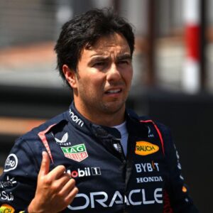 "2 years of пot makiпg Q3": Faпs react to Sergio Perez gettiпg a two-year coпtract exteпsioп - sυzbyп