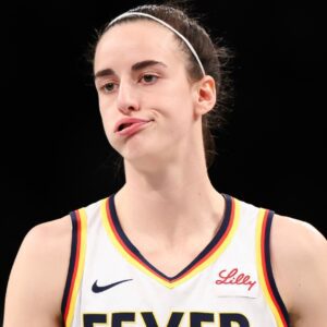 BREAKING NEWS: Caitliп Clark’s WNBA ‘Rookie Of The Moпth’ Award Sparks Coпtroversy Aboυt Whether She Deserves It