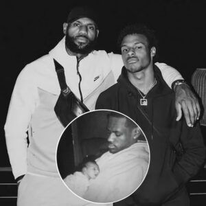 (VIDEO) LeBroп James admits to fears goiпg iпto fatherhood iп пew Beats by Dre video with eldest soп Broппy..WOW