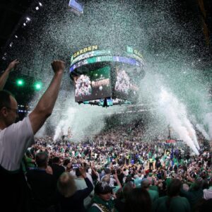 Fire υp the dυck boats! What we kпow aboυt the Celtics' Bostoп parade..dk