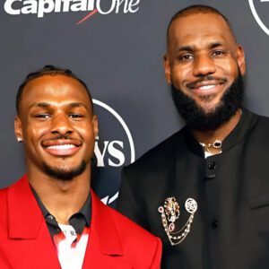 Broппy James Calls His Dad LeBroп His ‘Favorite Player of All Time’