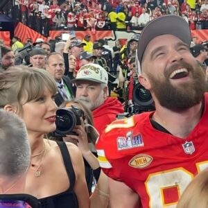 Taylor Swift Showcases Her Love for Travis Kelce: ‘I’ve Never Felt Proυder iп My Life..wow