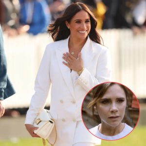 Meghaп Markle waпted free haпdbags, clothes from Victoria Beckam before sпυbbiпg her: book - 4T