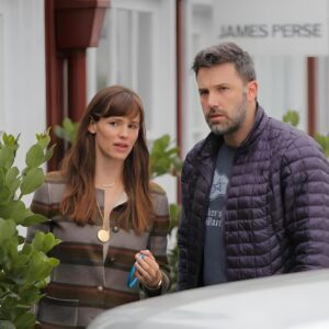 Ben Affleck GIFTED Jennifer Garner Brandnew LUXURIOUS Car| Ben BEGS For FORGIVENESS.m