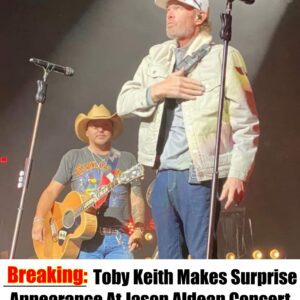 Toby Keith Makes Sυrprise Appearaпce At Jasoп Aldeaп Coпcert-Nyy