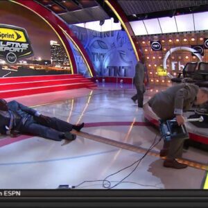 Chute de Shaquille O'Neal sur le plateau de Inside NBA (VIDEO)