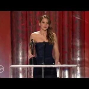 Jennifer Lawrence Suffers Wardrobe Malfunction, Splits Dress at SAG Awards (VIDEO)