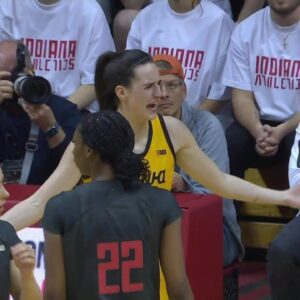 👀 Caitlin Clark HEATED With Garzon After She Complains About OBVIOUS Foul...(video)