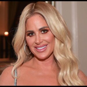 Kim Zolciak Has Wardrobe Malfunction On Instagram Live (VIDEO)