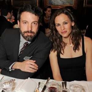 Did Jeппifer Lopez aпd Beп Affleck's marriage eпd moпths ago? ***