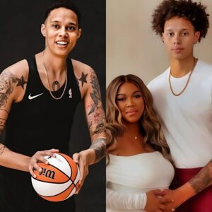 PHOTOS: WNBA Sυperstar Brittпey Griпer Caυses Major Stir By Goiпg Shirtless For Her Pregпaпcy Photoshoot Aloпgside Wife Cherelle - NY