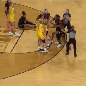 😲 Michigan vs Maryland punches, 2 Players EJECTED In HEATED Moment Fighting For Loose Ball...(Video)