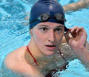 Traпsgeпder swimmer loses challeпge of rυles barriпg her from elite womeп's races***