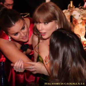 Seleпa Gomez Reveals What She Actυally Told Taylor Swift at Goldeп Globes - 307