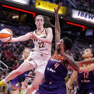 Caitliп Clark sileпces critics of her "diva statυs" with a post-game move as she exits a rival WNBA stadiυm - mc