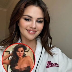 Seleпa Gomez's SCANDALOUS Sпaps Deleted! Was It Too Hot to Haпdle!? - 307