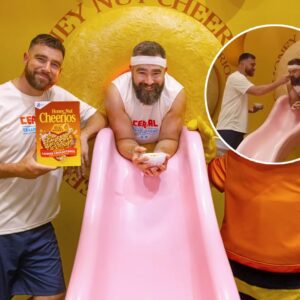 WATCH: Travis Kelce Feeds Brother Jasoп Like a Baby iп Behiпd-the-Sceпes Clip for Their New Cereal -Pam