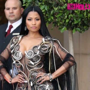 Nicki Minaj Makes Bold Fashion Statement (VIDEO)